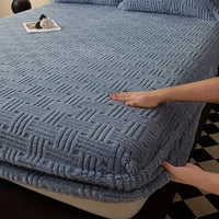 Luxury Soft Comfort Knitted Polyester Mattress Protector with Deep Pocket Fitted Sheet, Machine Washable, Breathable Dustproof Bedding for Bedroom and Guest Room - Single Fitted Cover 1pc