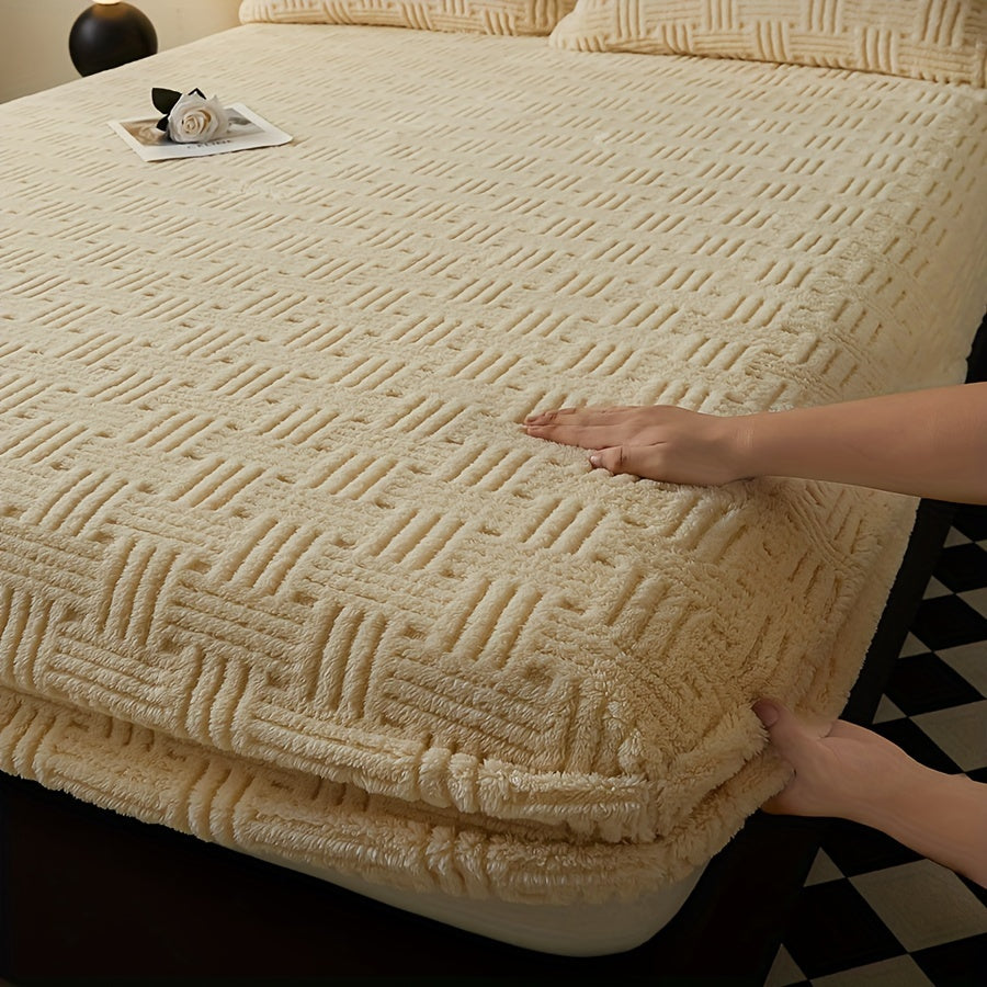 Luxury Soft Comfort Knitted Polyester Mattress Protector with Deep Pocket Fitted Sheet, Machine Washable, Breathable Dustproof Bedding for Bedroom and Guest Room - Single Fitted Cover 1pc