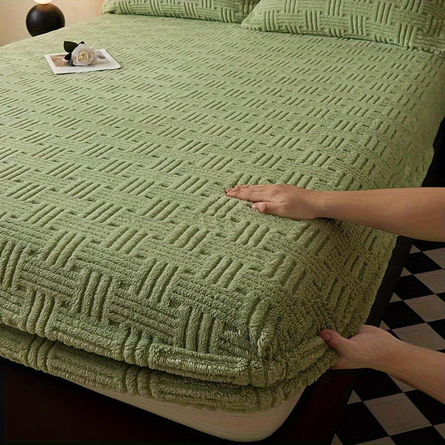 Luxury Soft Comfort Knitted Polyester Mattress Protector with Deep Pocket Fitted Sheet, Machine Washable, Breathable Dustproof Bedding for Bedroom and Guest Room - Single Fitted Cover 1pc